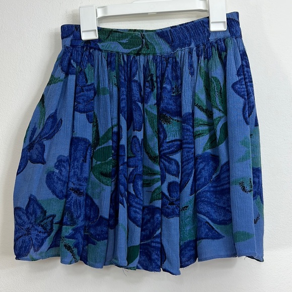 Furst of a Kind Floral Flowy Mini Skirt With Pockets - Picture 2 of 8
